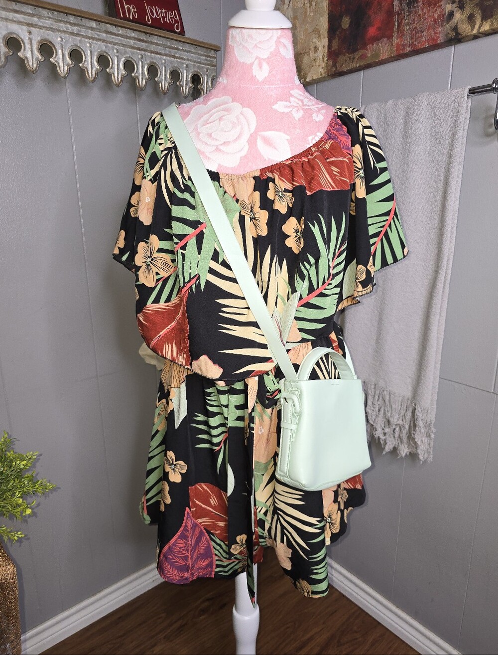Skue Curve Off-Shoulder Tropical Print Romper - Black Floral + FREE H&M Bag - Picture 7 of 8